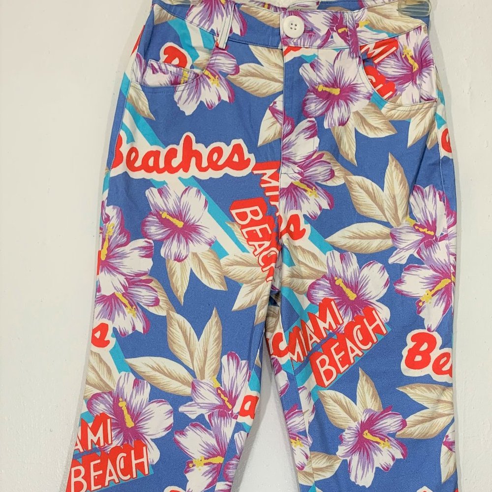 New- Urban Outfitters Women's Floral Print, Three-Quarter Pants- Size 26